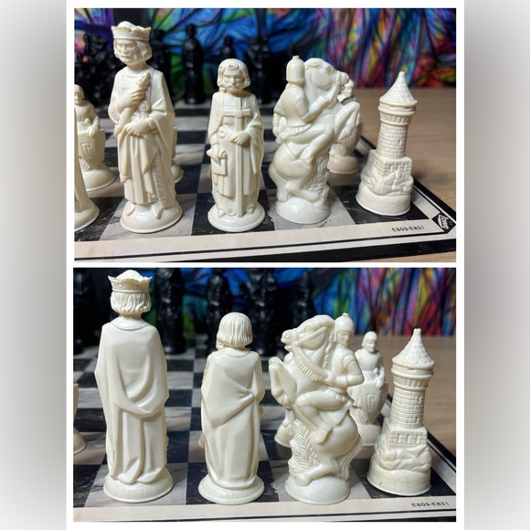 Vintage E.S. Lowe Renaissance Chessmen Set 1979 Complete w/ Board & Box No. 831 - Picture 10 of 16
